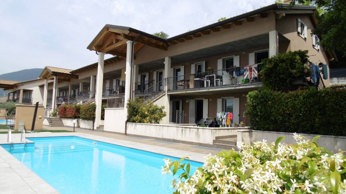 Caprino Veronese House | Oasis on Lake Garda with private outdoor Jacuzzi
