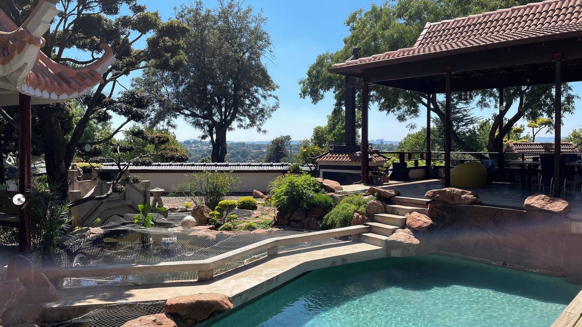 Northcliff House | Oasis On Lily Northcliff with own Private Pool