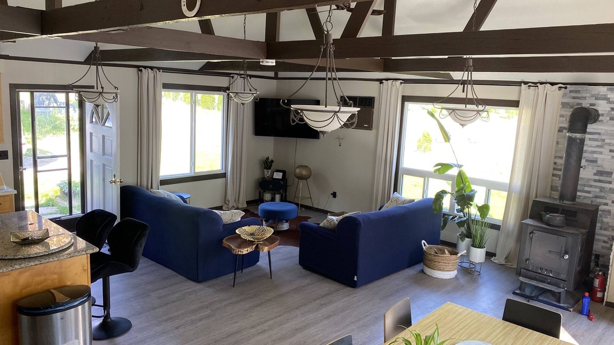 Roseneath Cottage | Oasis on the Lake 5 Bedroom cottage