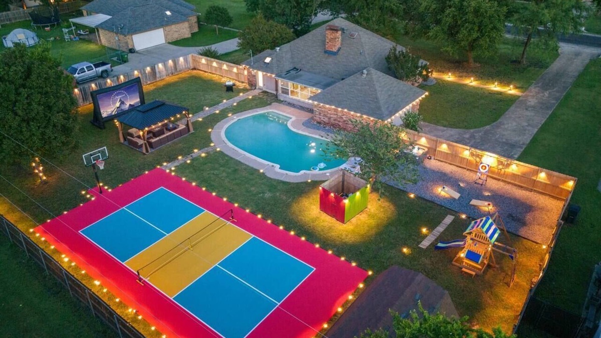 Red Oak House | Oasis - Pickleball | Pool | Hot Tub | Game Room!