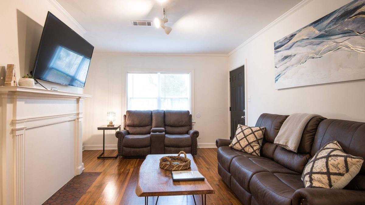 Albany House | Oasis Under The Oaks - Unit B