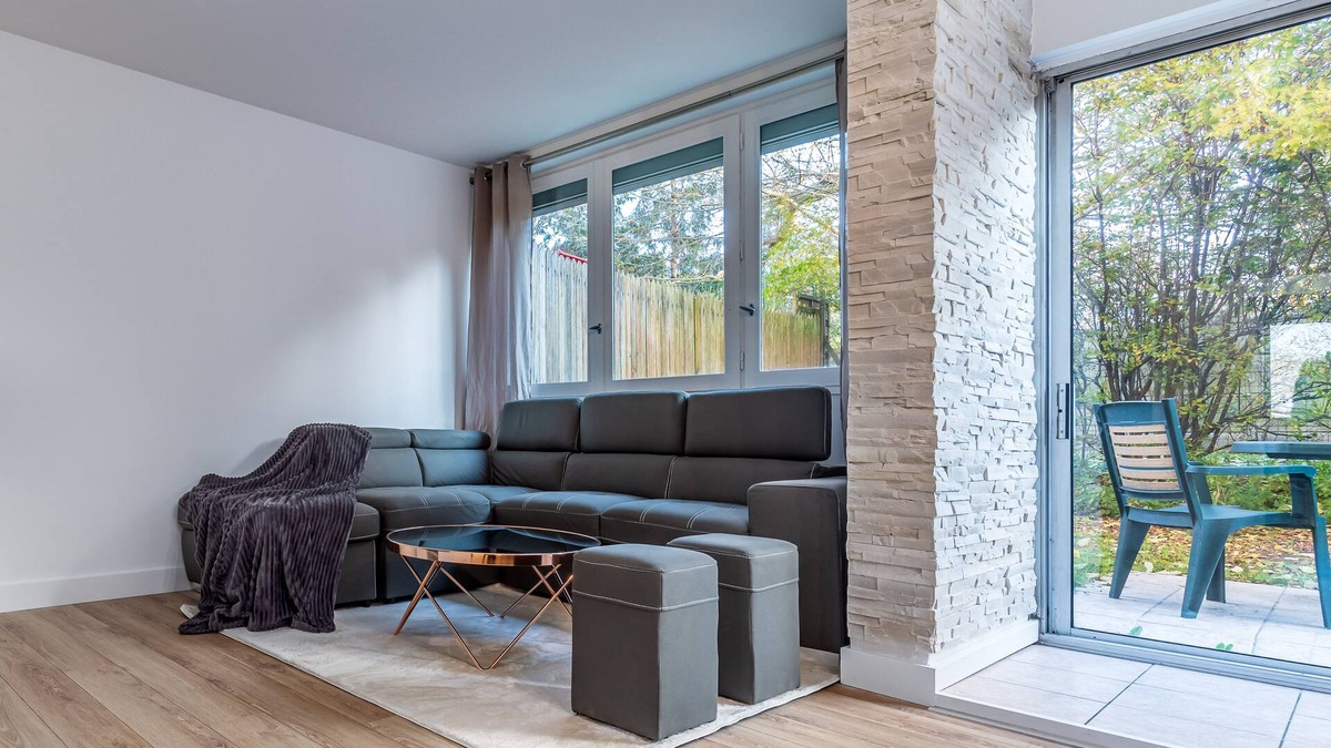 Villejuif Apartment | Oasis Urbaine for 8 Near Paris