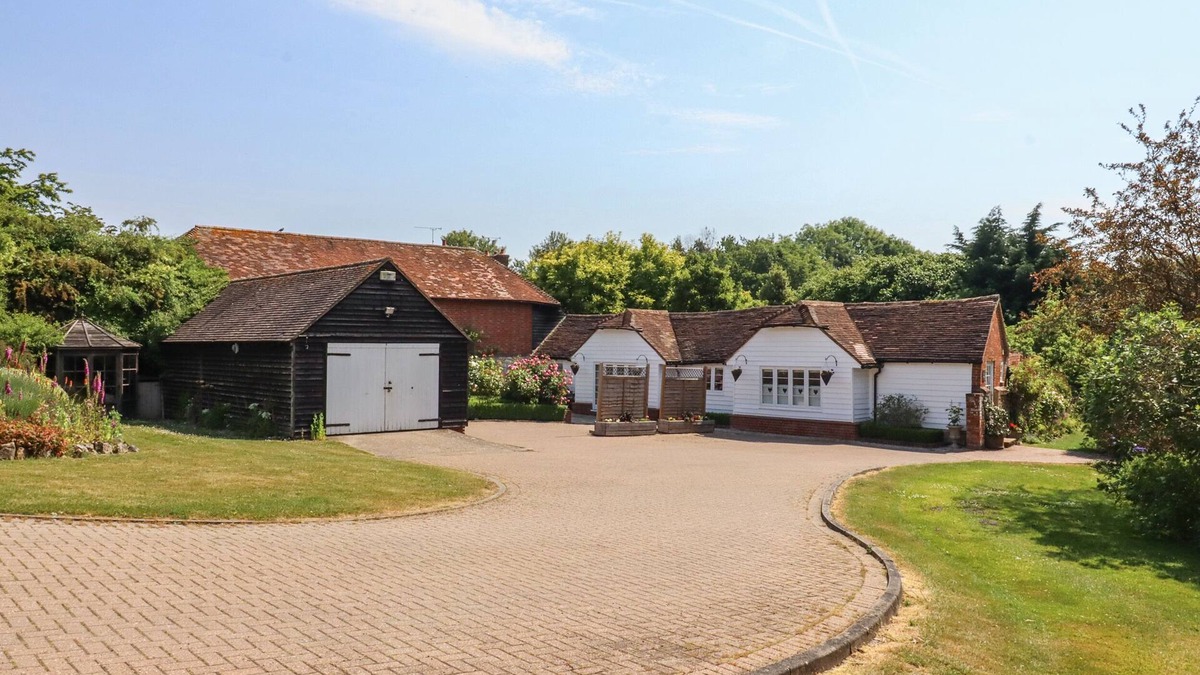 Five Oak Green Cottage | OAST COTTAGE, with a garden in Hadlow