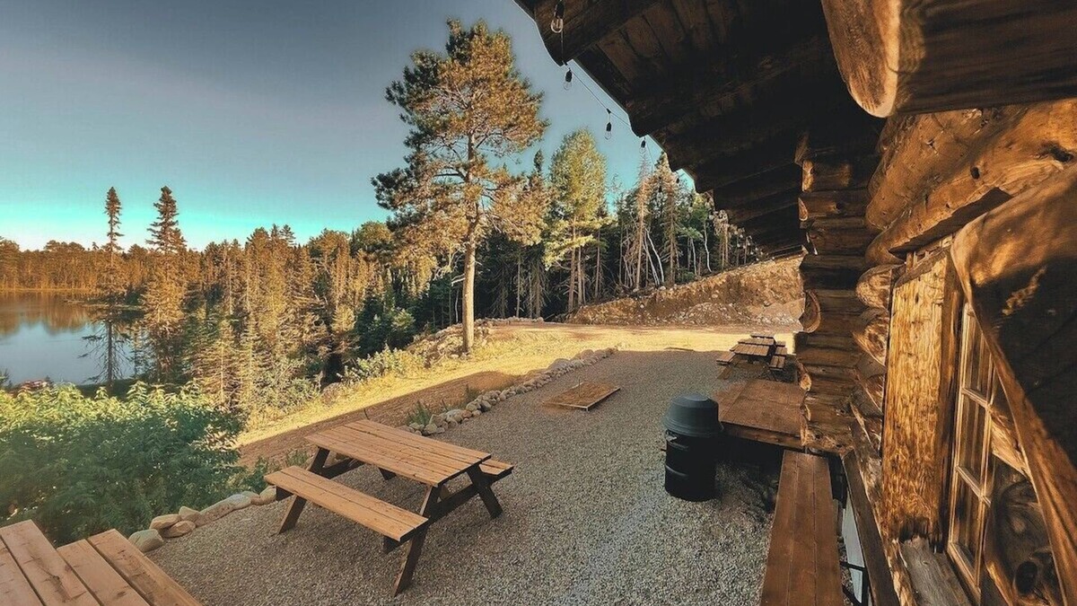 Saint-Simeon Cabin | ÖBois Charlevoix: The Refuge
