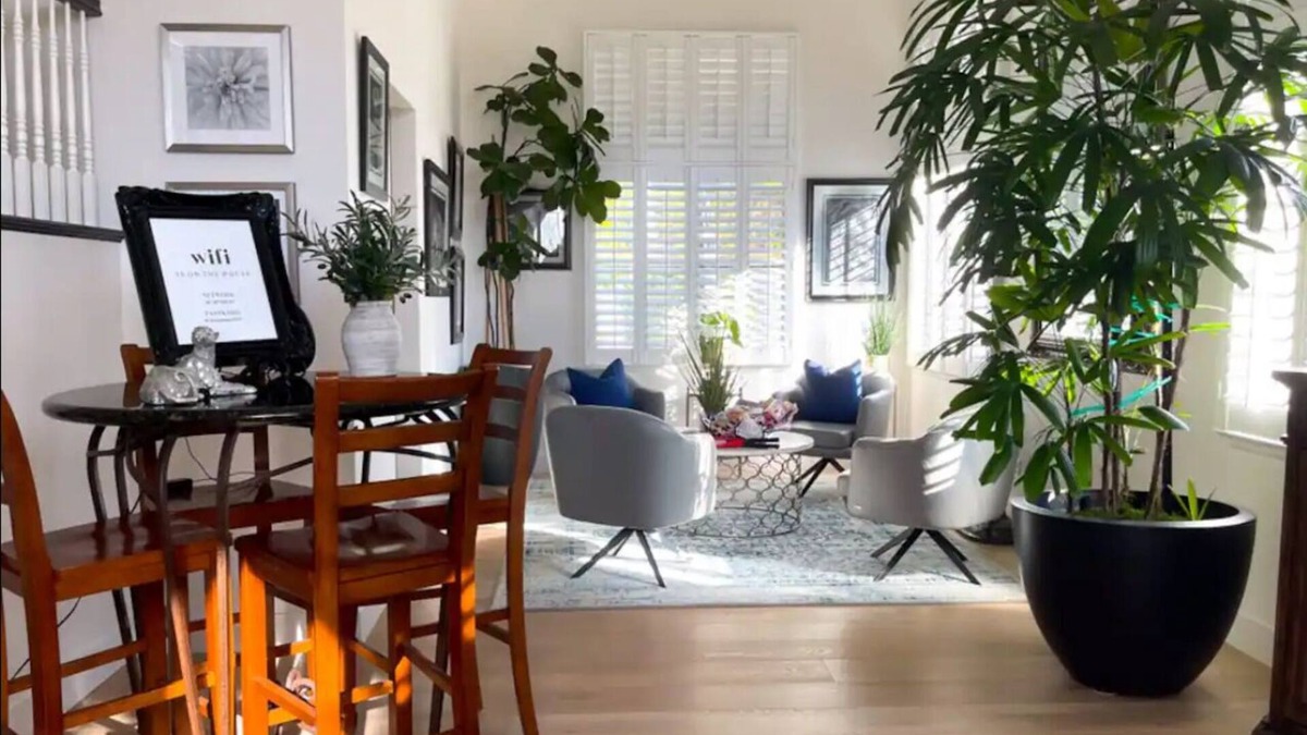 Placentia House | OC Retreat Near Disneyland. nEntire home, spacious 4-bedrooms / 3 baths