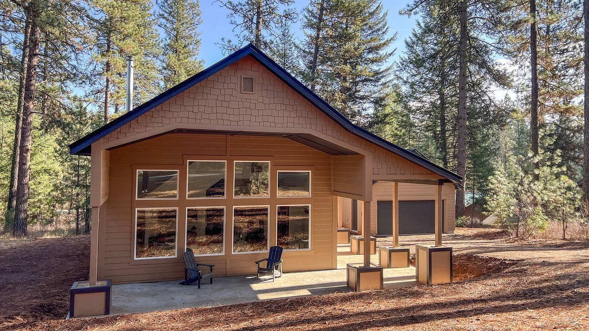 New Meadows Cabin | OC's Hideaway: Ski and Tee Cabin