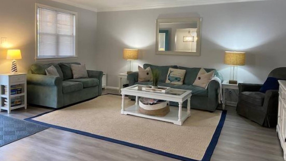 North End House | Oc820 St. Charles Place, 1st Floor