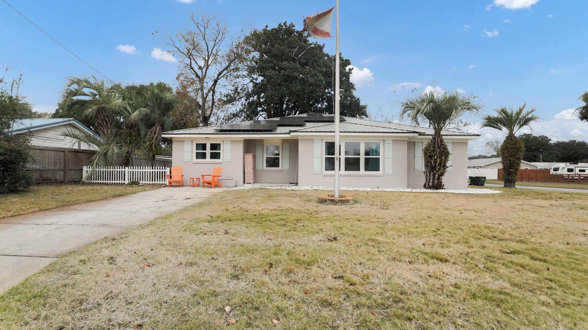 Fort Walton Beach House | Ocean 5-Bed Oasis: Pickleball, Arcade and Grill