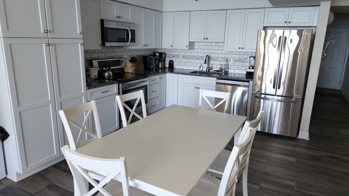 North Ocean City Condo | OCEAN AND FRONT VIEWS! - 17th Flr ~winter/spring deals~ INDOOR POOLS YEAR ROUND