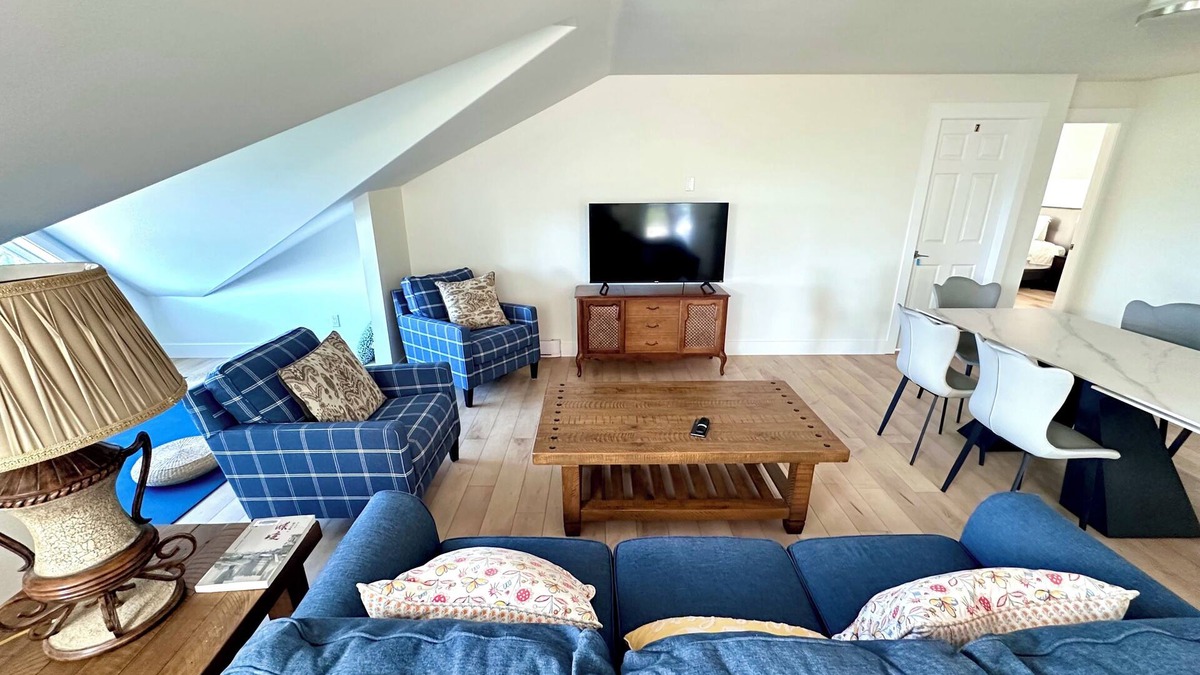 Regional District of Nanaimo Cottage | Ocean and Mountain View Home in Nanoose Bay