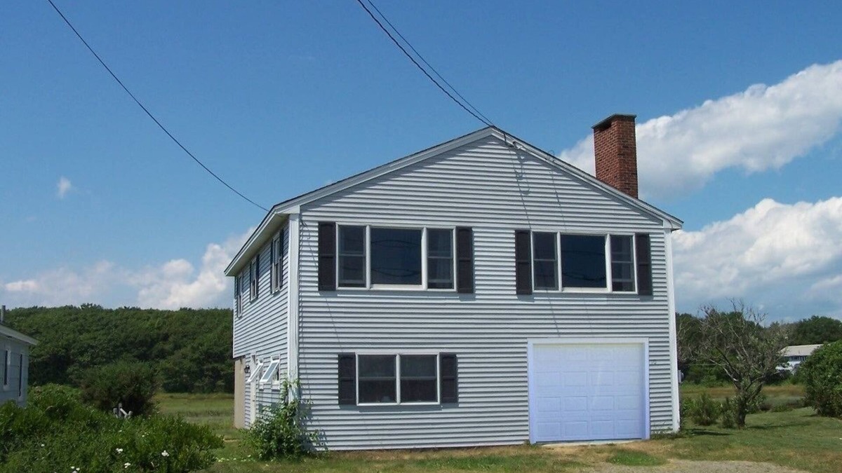 Biddeford Pool House | Ocean and Pool Views at Fortunes Rocks Beach