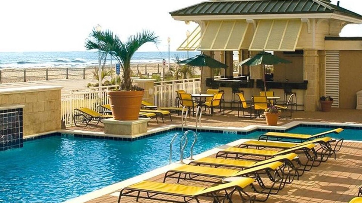 Northeast Virginia Beach Resort | Ocean Beach Club and Oceanaire is the nicest resort in Virginia Beach - 4 stars