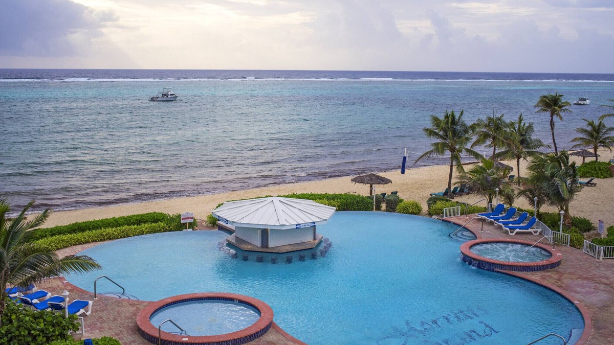 Colliers Bay Condo | Ocean/Beach Front Condo! 2BR Grand Cayman, East End - JAN 25 - FEB 1, 2025