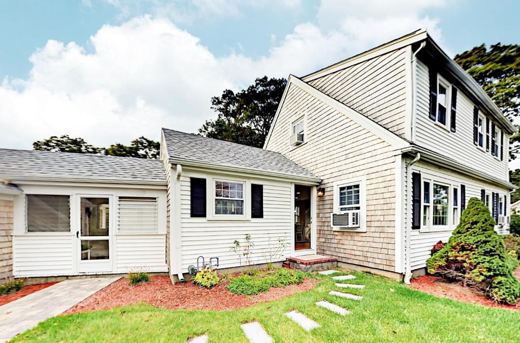 South Yarmouth House | Ocean Bird Nest