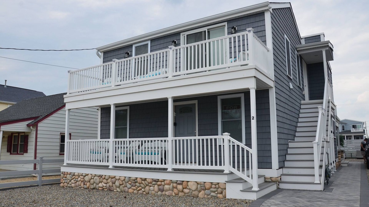 Ortley Beach House | OCEAN BLOCK -2 bedrm 1 1/2 bth/parking/deck/yard with grill!