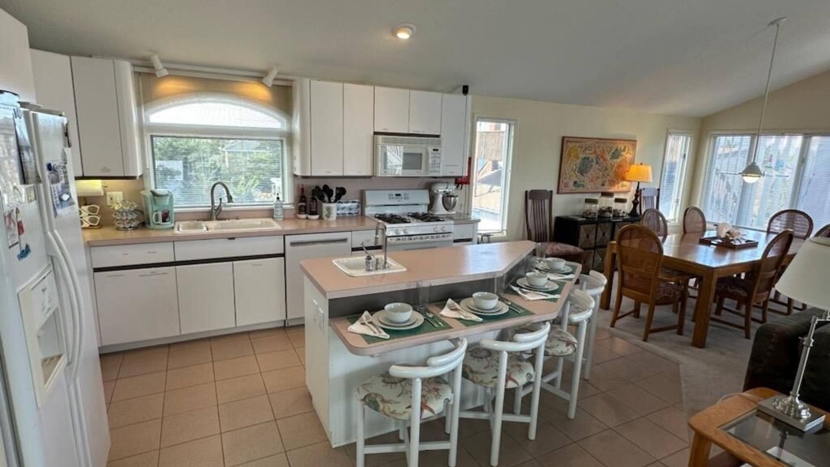 Barnegat Light House | Ocean Block 4 Bedroom Contemporary