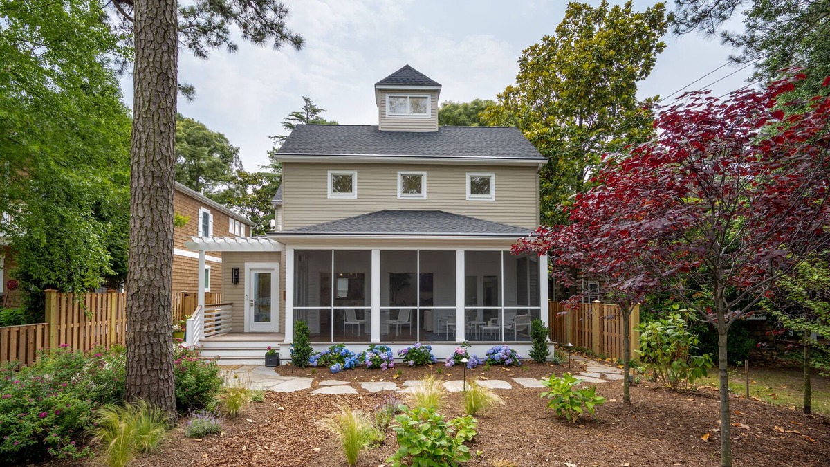 The Pines House | OCEAN BLOCK IN "THE PINES" - 18 Park Ave, Rehoboth Beach