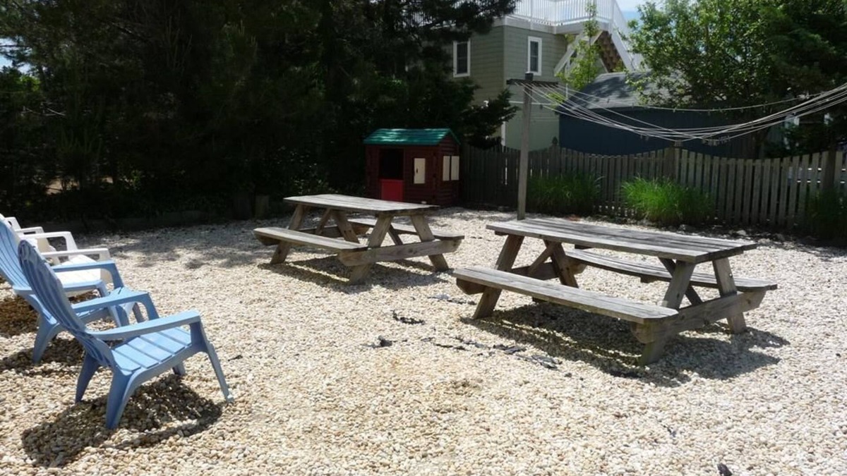 Surf City House | Ocean Block. Surf City. Duplex. Beach Badges. WIFI. Updated Kitchen. Deck.Surf.