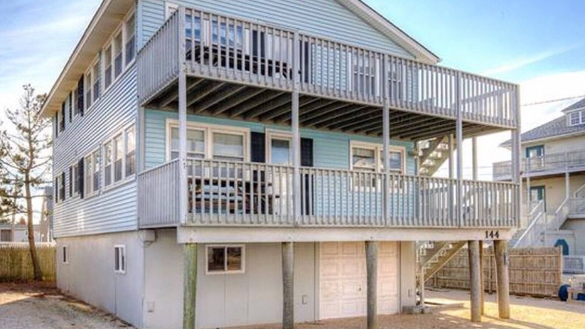 Beach Haven Terrace House | OCEAN BLOCK - One off the Ocean
