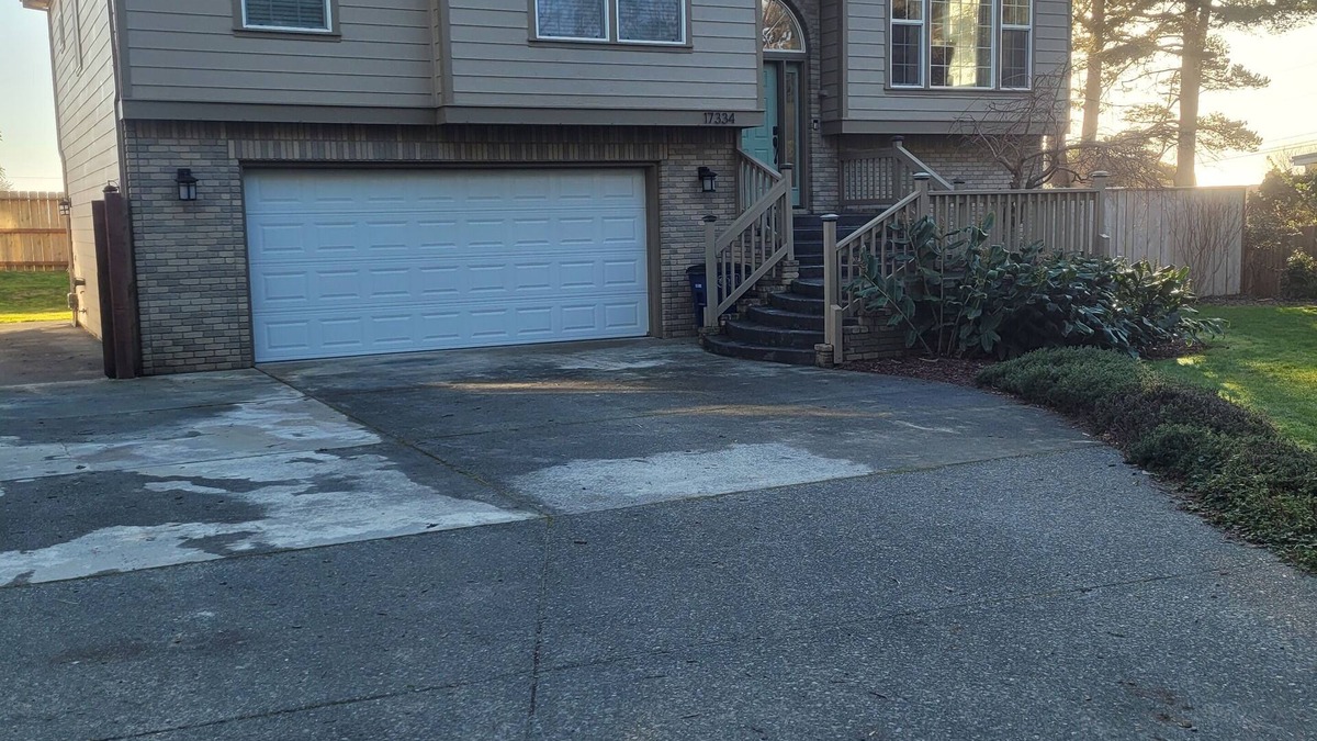 Brookings House | Ocean Blue View. A nice home in a pleasant neighborhood with great ocean views.