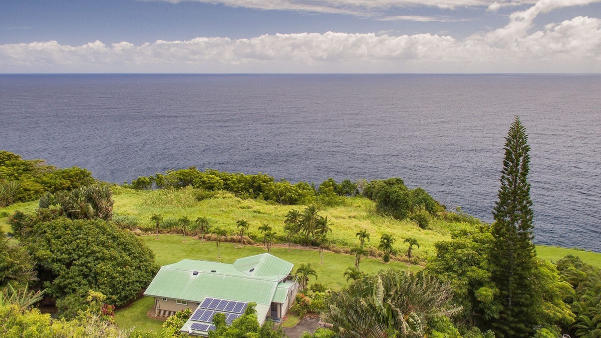 Ninole House | Ocean Bluff Home on Hamakua Coast - Hale Hamakua