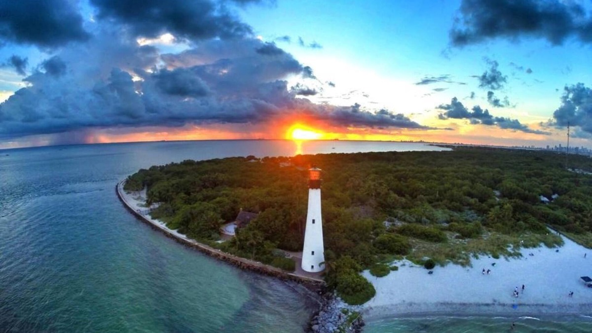 Key Biscayne Condo | Ocean Breeze 1 BR Condo Key Biscayne, Florida