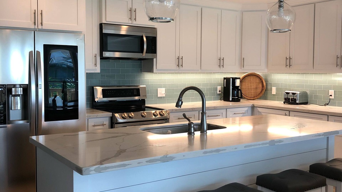 Galveston House | Ocean Breeze Completely Renovated Canal Front Home in Sea Isle! Beautiful!