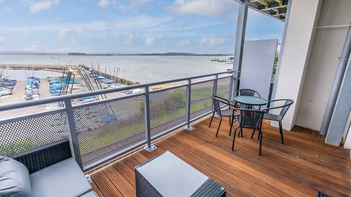 Hamworthy Apartment | Ocean Breeze - Harbour Views from Private Balcony