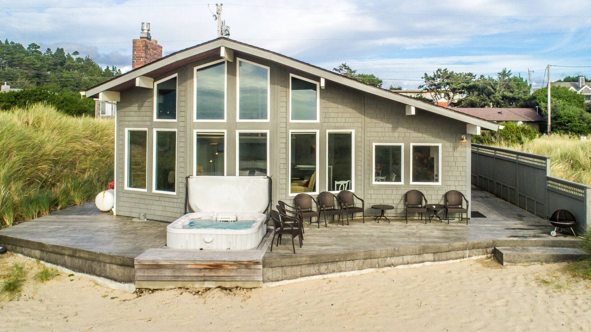 Manzanita House | Ocean Breeze MCA#1374-Luxury Oceanfront, hot tub, 5 bdrm, gourmet kitchen