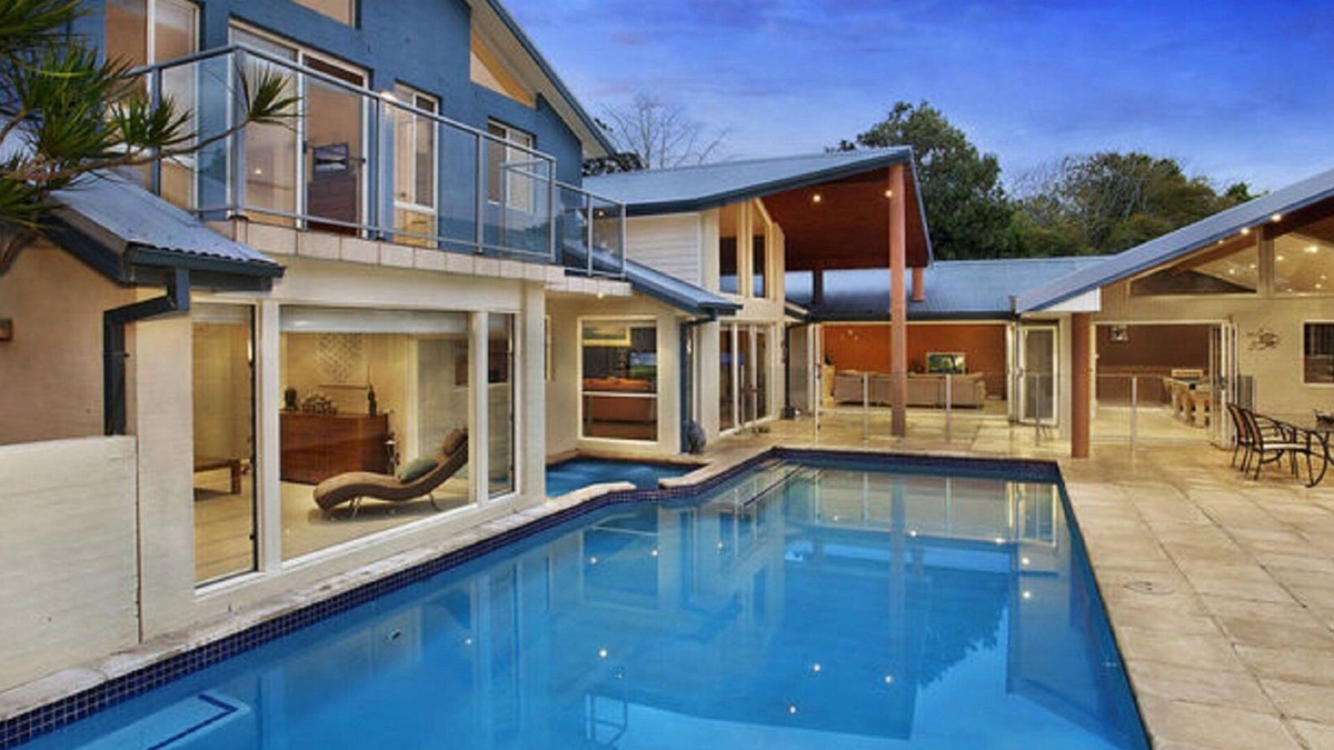 Wamberal House | OCEAN BREEZE | Pool, Tennis Court | Accom Holidays