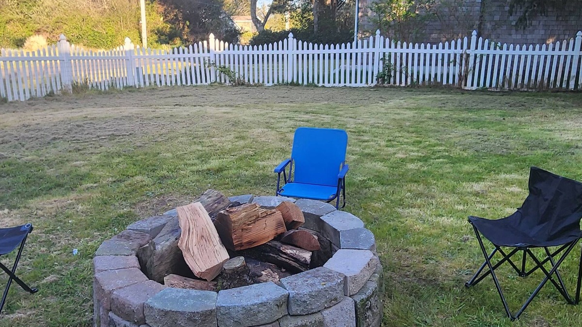 Ocean Shores House | Ocean breeze Rental with indoor Jacuzzi.