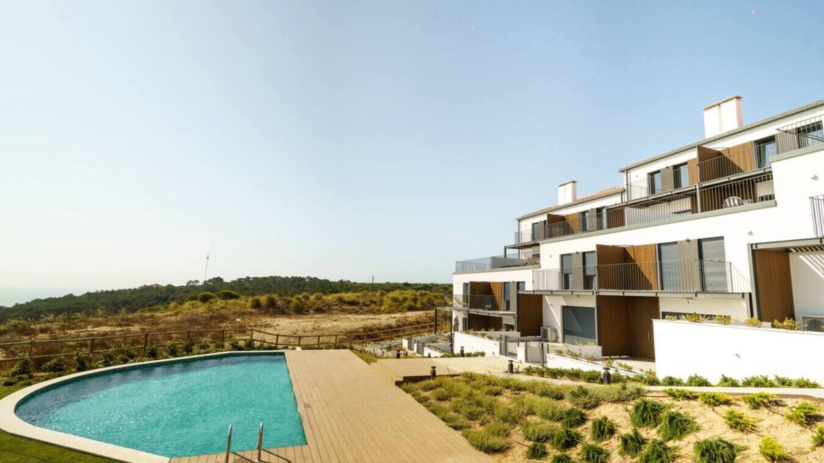 Barril de Cima Apartment | Ocean Breeze Retreat - Near Ericeira