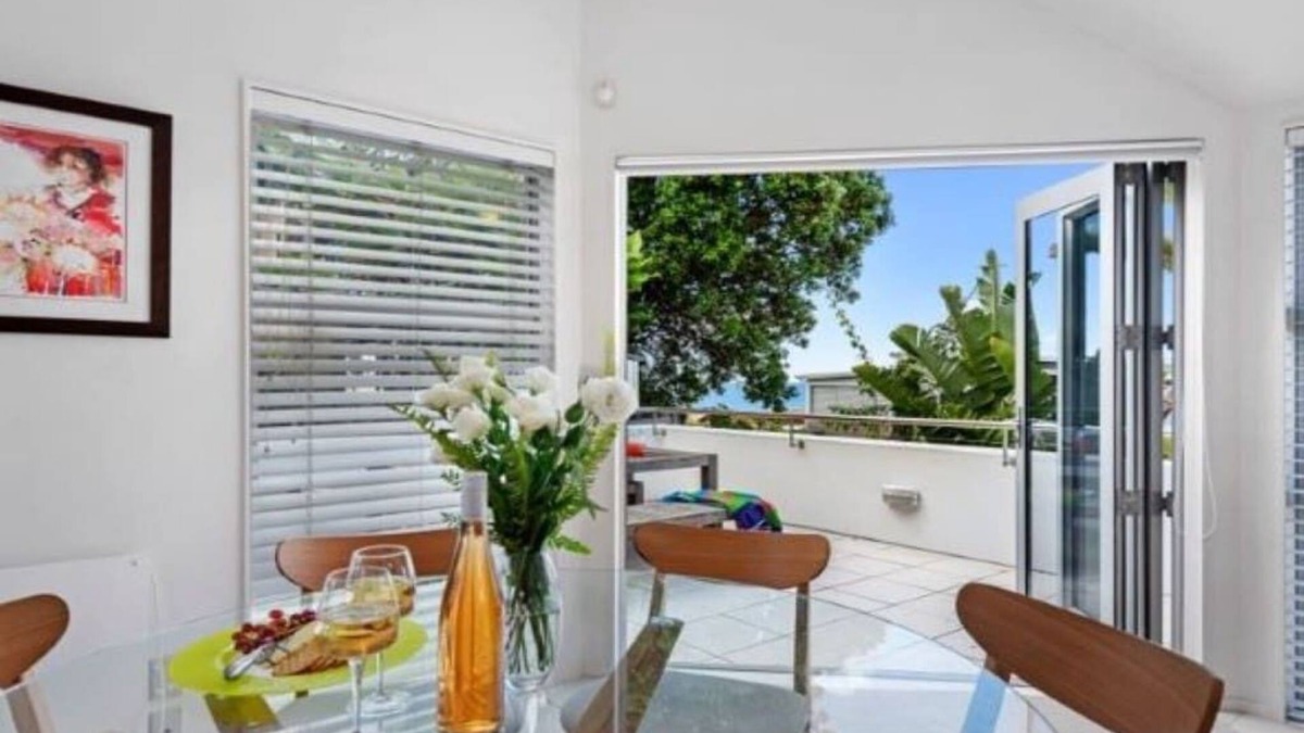 Mount Maunganui House | Ocean Breeze Summary: