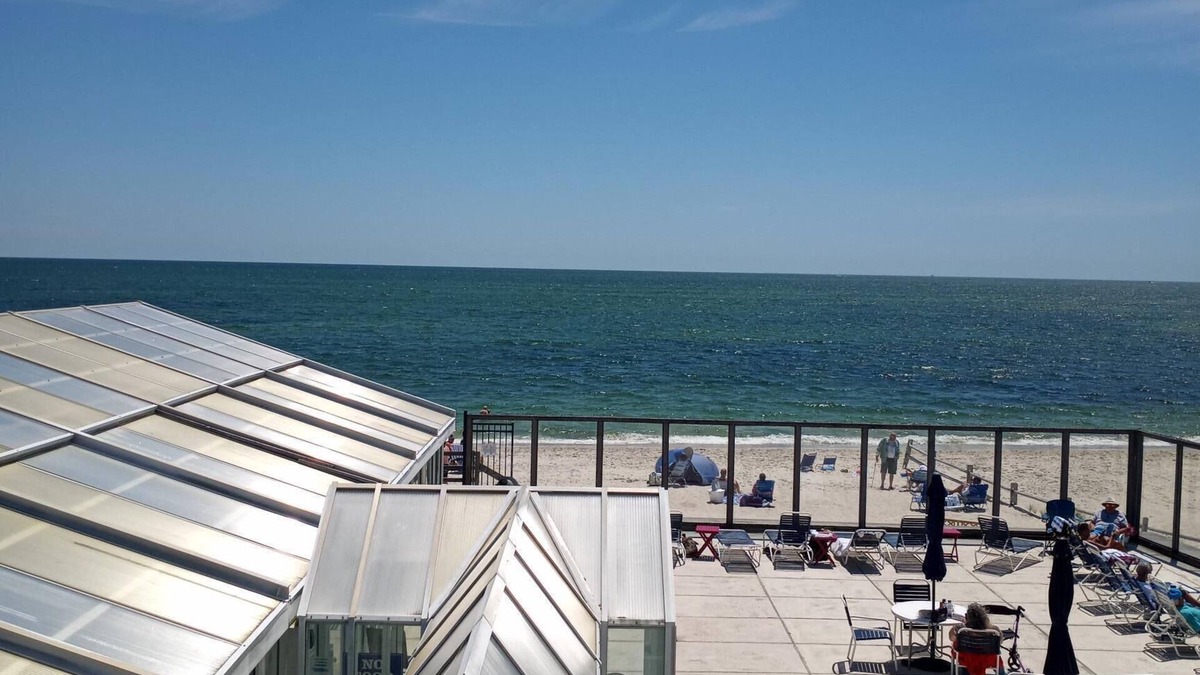 Bass River Hotel | Ocean Club on Smuggler's Beach