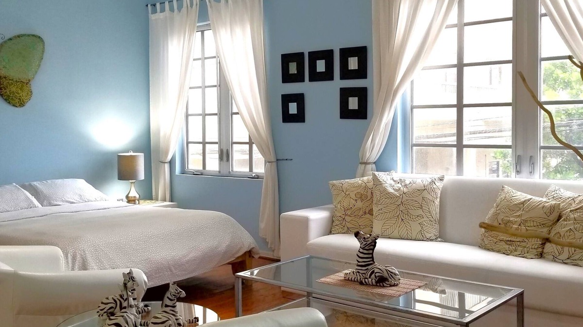 Flamingo/Lummus Apartment | *OCEAN DRIVE BEACH PAD*