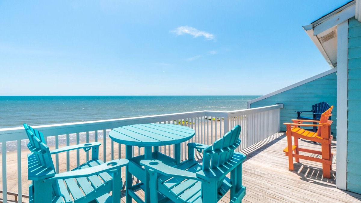 Kure Beach Condo | Ocean Dunes 2002 | Oceanfront + Community Pool!