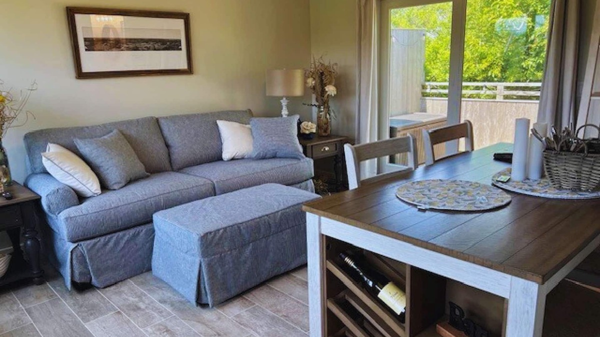 Napeague Apartment | Ocean Dwelling w/PKG+Balcony+WiFi+HeatedPool
