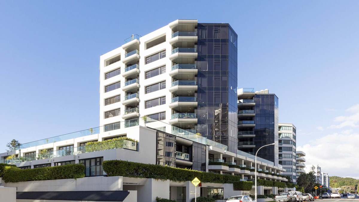 Mount Maunganui Apartment | Ocean Eleven 4, with sea peeps to the Main Beach.