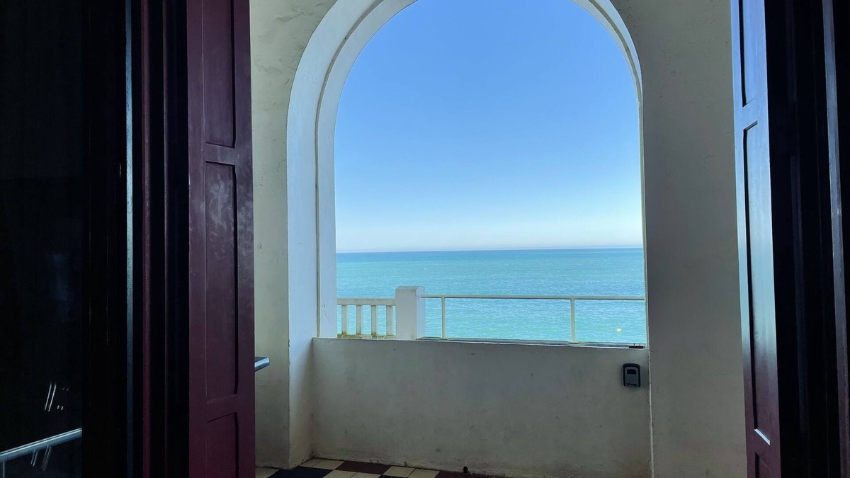 Guethary Apartment | Ocean-facing duplex with terrace