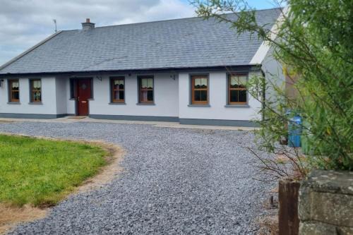 Murroogh Villa | ocean fields view