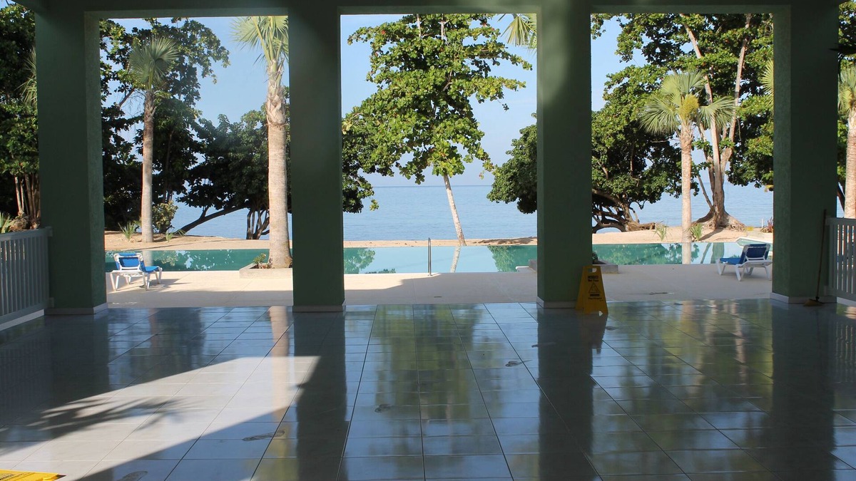 Orange Bay House | Ocean front 2 br Condo at Little Bay Country Club, Negril