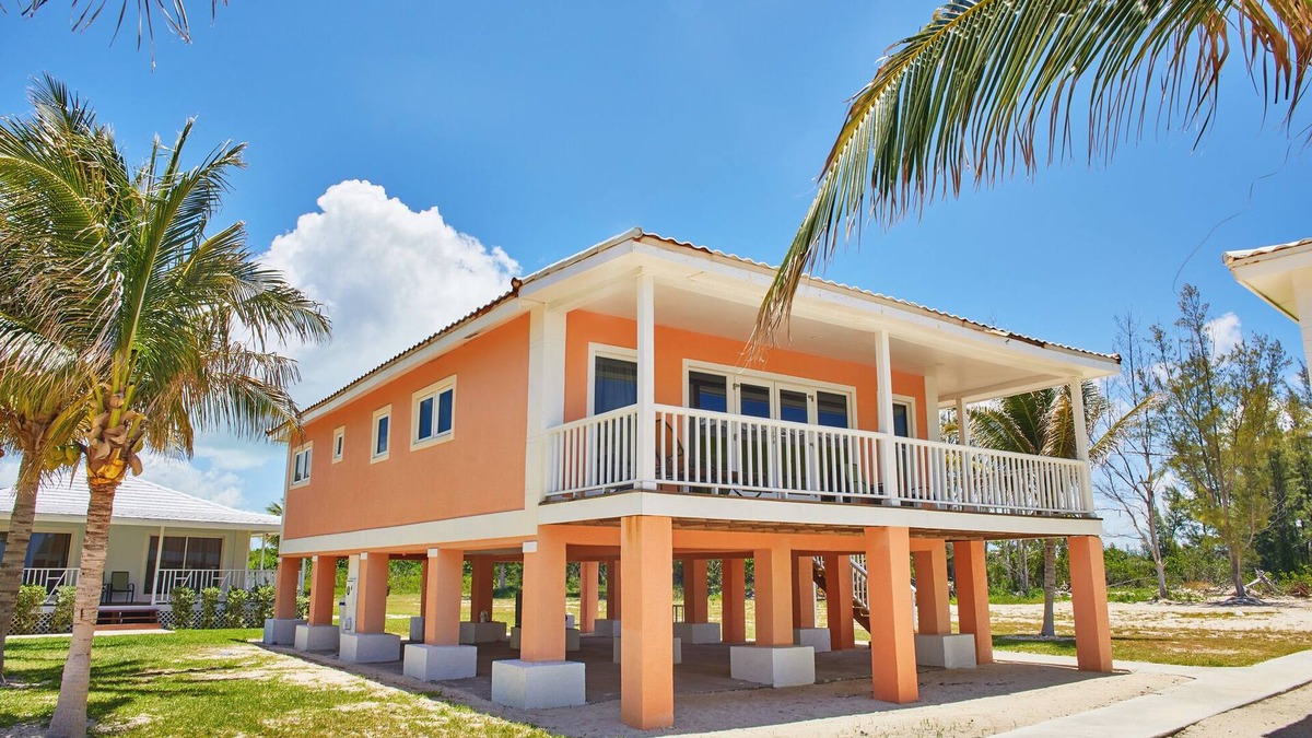 West End House | Ocean Front 3 Bedroom Villa in West Grand Bahama Island