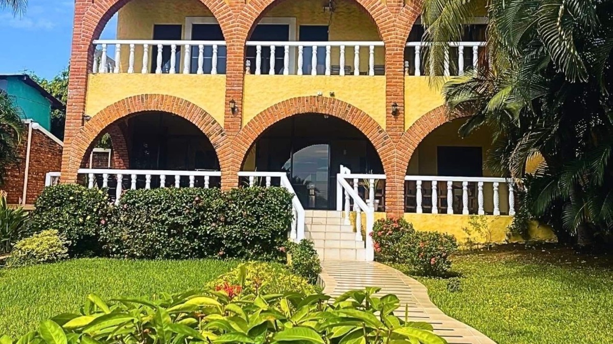 Tamanique House | Ocean Front Beach Estate/Wonderful Punto Palmarcito