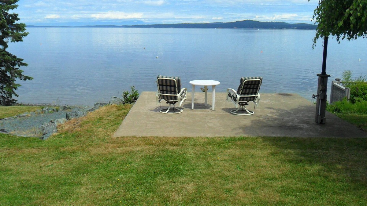 Chemainus House | Ocean front beach home