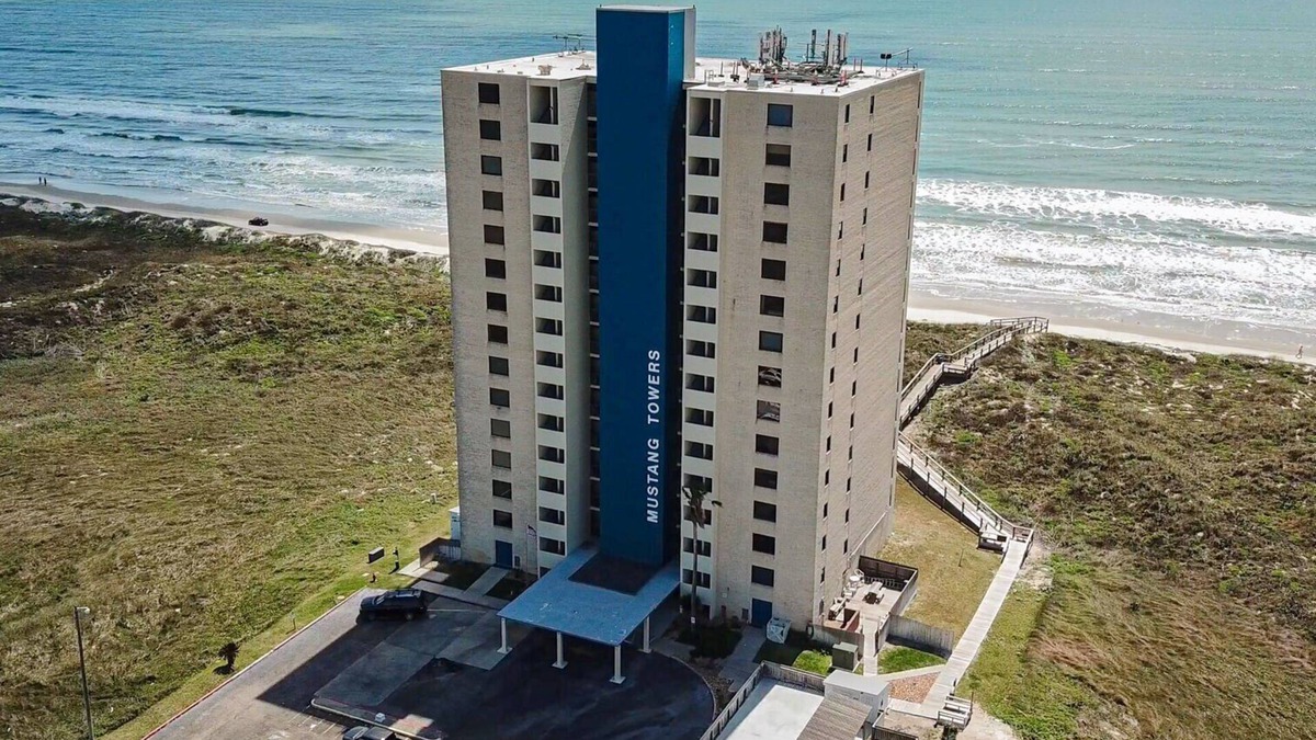 Port Aransas Condo | Ocean Front, Boardwalk to the Beach, Shared Pool