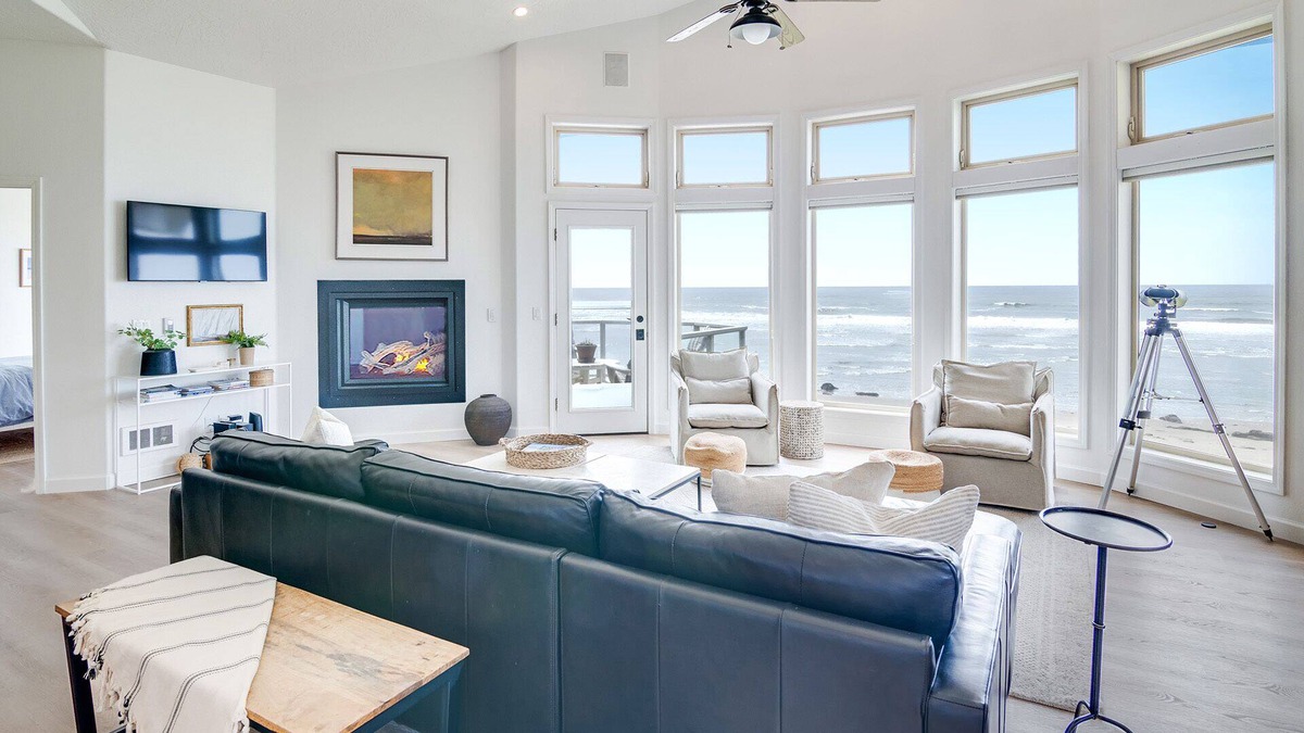 Seal Rock House | Ocean Front, Commanding Views, Sandy Beach, Seal Rock!