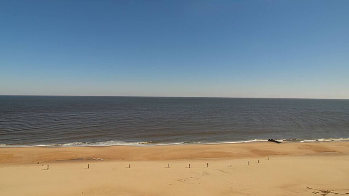 South Rehoboth Condo | OCEAN FRONT CONDO. ENJOY YOUR MORNING COFFEE SITTING ON YOUR PRIVATE BALCONY WATCHING THE SUNRISE.