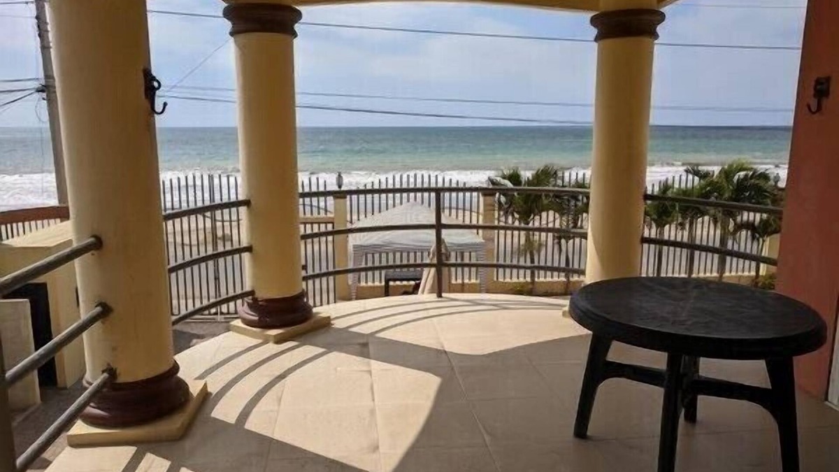 Crucita Condo | Ocean Front condo, 2 bdrm, 2 ba sleeps 4 fully furnished with awesome views.