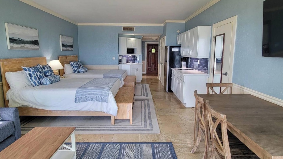 West End Condo | Ocean Front Cottage with Kitchen - Old Bahama Bay Resort. Dockage Available.