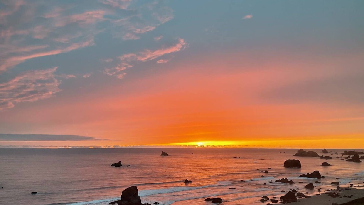 Brookings Apartment | Ocean Front Enchanting Sunsets from Wild Blue 2